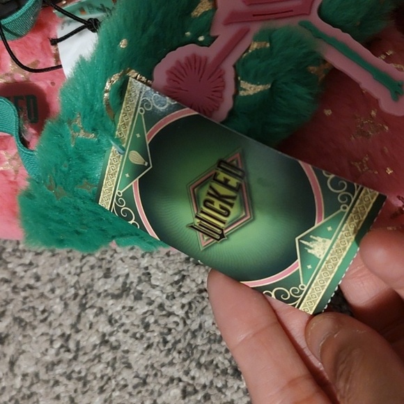 Wicked Plush Platform Women's Slippers 7/8 - Picture 3 of 6